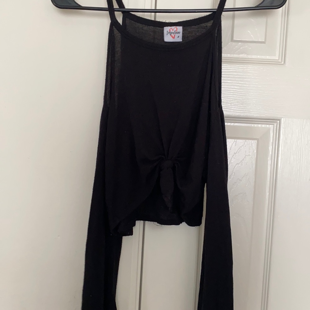 Black cropped long sleeve shirt